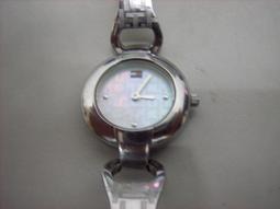 Tommy Hilfiger 全新時尚皮夾 歷史價格詳細信息