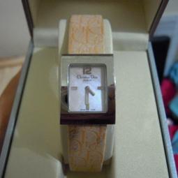 Dior CD 別針 VIP積分贈品禮 迪奧精緻胸針徽章 禮盒 服裝配飾 素素百搭好氣質 簡單高級???? 歷史價格詳細信息