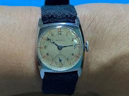 1940年代 S E I K O   S U P E R 手動男錶，表直徑30.3不含把頭，已洗油保養，走時正常有力準確 歷史價格詳細信息