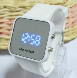 【思思科技322】【送16G隨身碟+手提包】SAST/先科 FL178D 高清18吋行動DVD新款影碟機便攜式evd9 歷史價格詳細信息