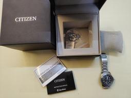 8成新二手衣特賣~民俗風長版雙邊開衩上衣 歷史價格詳細信息