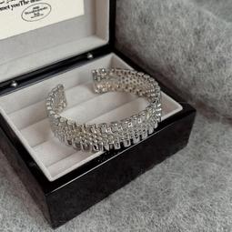 極簡冷淡風金屬珍珠抓夾大號線條髮夾女后腦勺高級感設計感鯊魚夾凌雲閣髮飾 歷史價格詳細信息