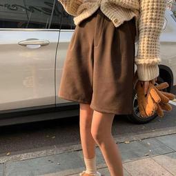 台灣現貨毛呢短褲 秋冬短褲 毛呢褲 高腰毛呢短褲 冬天短褲女 法式氣質高級感咖色毛呢西裝短褲女冬高腰設計感外穿黑色闊腿靴 歷史價格詳細信息