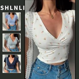 ［台灣現貨］夏季碎花荷葉邊V領泡泡袖襯衣遮肚顯瘦小裙擺百搭娃娃衫短袖上衣。顏色：藍碎花色。尺寸：L，XL，2XL。 歷史價格詳細信息