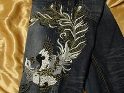 【帥哥王】BLUE WAY鬼洗 閻魔地藏小王 鎖鏈骷髏頭大圖騰皮質刺繡鉚釘深藍刷洗直筒褲32腰原4980只要3386元 歷史價格詳細信息