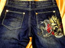 【帥哥王 】全新BLUE WAY 鬼洗 地藏小王 紅緞帶 紅臉金髮大圖騰刺繡鉚釘深藍色刷洗爆裂水紋直筒褲32腰(0N7210-91)原4680只要2950 歷史價格詳細信息