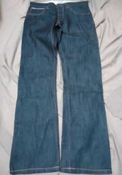 藍色純棉牛仔褲,尺寸30/32,腰圍30吋,褲長42.25吋,褲檔長13.5吋,腿寬14吋,褲腳寬9.25吋,降價大出清 歷史價格詳細信息