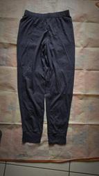 ［全新］NET 包包 黑色 V型轉扭 側包 側背包 斜背 全新 小方包 氣質 小包包 百搭 女士 掀蓋式 歷史價格詳細信息