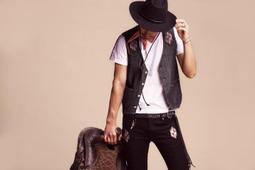 Levis 牛仔背心外套 / 精工輕藍染水洗 / 塗鴉Logo 男款 A6388-0000 人氣新品 歷史價格詳細信息