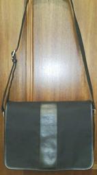 COACH電光藍荔枝紋全皮釦式雙摺C字拉鍊袋短夾 歷史價格詳細信息