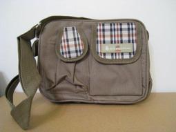 R.Q.POLO TEAM 韓國製草綠色70%鴨絨蓬鬆短大衣外套,尺寸M,肩寬52.5cm,胸寬57cm,少穿降價大出清 歷史價格詳細信息