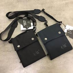 F/CE 包包 AU Pouch 男女款 黑 輕量 防水 抗撕裂 斜背 肩背 多口袋 小包 F1902AU0032F003 歷史價格詳細信息