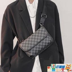 免運 側背包 斜背包 斜挎包男款包包男士單肩包男小背包新款大容量收銀旅行中年工具包 歷史價格詳細信息