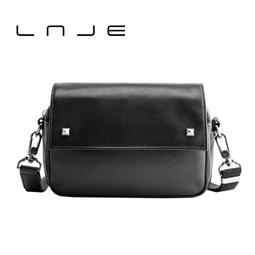 新款男士斜背包 男時尚休閒簡約斜背包 尼龍佈包包 橫款商務潮流男包 防水斜背包/側背包 潮流大容量男士肩包 斜背包 WU 歷史價格詳細信息