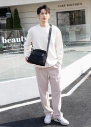 Joy'ce Amour ❤防潑水尼龍多拉鍊格層斜背包 ❤ 歷史價格詳細信息