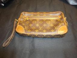 LV 手拿包 化妝包 隨身包Louise Vuitton男 中性款(大)真品M51845有CHANEL(已售勿標) 歷史價格詳細信息