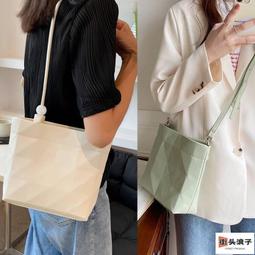 包包女斜背包 水桶包韓國 包包女 單肩背包  質感水桶包 軟皮大容量手提包 多夾層側背包 韓版包包 歷史價格詳細信息