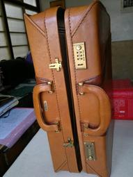 義大利經典款 #Salvatore Ferragamo必買#Varina圓頭平底鞋  尺寸:6 2/1 C現貨搬家出清直接降價給你原本售16000 歷史價格詳細信息