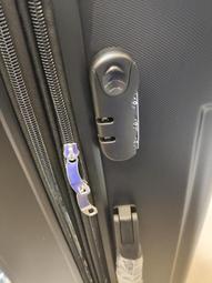 全新行李箱，29吋，可以加大，密碼鎖，飛機輪，板橋江子翠捷運站五號出口自取特價29吋1280元，25吋1180元，不議價 歷史價格詳細信息