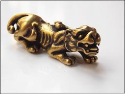 （純賞件）早期黃檜描金彩繪木雕子安地藏王菩薩，79.4 x 22.5 x 22.5公分，重6.5公斤。 歷史價格詳細信息