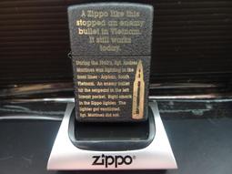 ZIPPO 黑裂漆徽章(銀)防風打火機 美國設計 363 歷史價格詳細信息