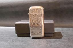 ONE*$1~日本製*Douglass道格拉斯*芝加哥型 『伸臂-自動彈射』淺咖啡色蜥蜴皮*實心不銹鋼*蝕刻 歷史價格詳細信息