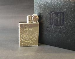 ONE*$1~日本製*Douglass道格拉斯*芝加哥型 『伸臂-自動彈射』淺咖啡色蜥蜴皮*實心不銹鋼*蝕刻 歷史價格詳細信息