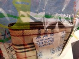 Burberry男士經典低幫運動鞋，以 Vintage 復古格紋棉材質煥新演繹，裝飾煥新的品牌徽標。頭層牛皮內里，鞋跟飾有 Bur NO.132052 歷史價格詳細信息