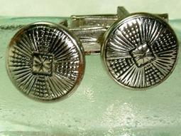 【環瀛搜奇館】1960年代美國紳士專用的藍寶石古董袖扣~~有錢買不到~~低價起標~~! 歷史價格詳細信息