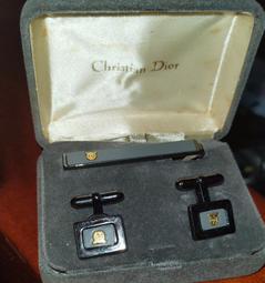 Dior CD 別針 VIP積分贈品禮 迪奧精緻胸針徽章 禮盒 服裝配飾 素素百搭好氣質 簡單高級???? 歷史價格詳細信息