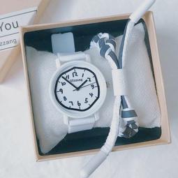 台灣現貨【 ????????????????????????????????????】Ins風 手繪印花 短袖T恤 oversize 短T 短踢 寬鬆 落肩 歷史價格詳細信息