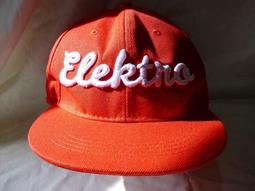 潮流帽子  收藏家潮帽 螢光紅白雙色嘻哈設計款英文字母Tricks造型舒適透氣款三分之2網帽 能字櫃01 歷史價格詳細信息