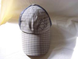 潮流帽子  收藏家潮帽 螢光紅白雙色嘻哈設計款英文字母Tricks造型舒適透氣款三分之2網帽 能字櫃01 歷史價格詳細信息