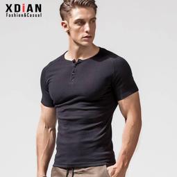 亨利衫 V領短袖 歐美T桖 簡約上衣 夏季潮流修身短袖 純色短袖 夏季新款t桖 歐美男士亨利衫短袖男純色紐扣T恤上衣-MINTS名仕男裝 歷史價格詳細信息