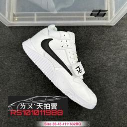 Travis黑色多層單斜肩背包,寬度:19cm,高度:32cm,底寬:8cm,少用很新.有使用痕跡,如第六張出清大降價. 歷史價格詳細信息
