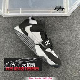 Travis黑色多層單斜肩背包,寬度:19cm,高度:32cm,底寬:8cm,少用很新.有使用痕跡,如第六張出清大降價. 歷史價格詳細信息