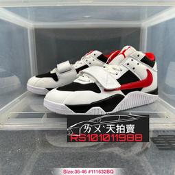 Travis黑色多層單斜肩背包,寬度:19cm,高度:32cm,底寬:8cm,少用很新.有使用痕跡,如第六張出清大降價. 歷史價格詳細信息