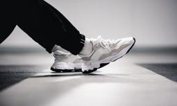 現貨 iShoes正品 Adidas Ozweego 情侶鞋 黑 復古 反光 穿搭 潮流 老爹鞋 休閒鞋 EE6999 歷史價格詳細信息