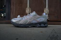 Y2k 銀色 小紅書爆款小眾個性辣妹小包包2024新款亮面吉他包時尚質感斜挎包女-悅享樂購滿599免運 歷史價格詳細信息