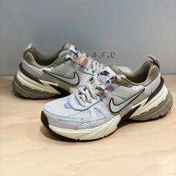 Nike V2K Runtekk 女 白綠 千禧風 復古 老爹鞋 運動 休閒鞋 FD0736-101 歷史價格詳細信息