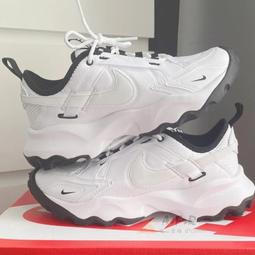 Nike TC7900 熊貓 白黑 米白 休閒鞋 增高 反光 DD9682-100/DR7851-100 歷史價格詳細信息