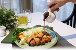 高雄 H2O水京棧國際酒店『豪華雙人房住宿+早餐+設施』 歷史價格詳細信息