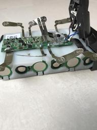 DYSON V6系列電池電路板更換，電路板故障閃紅燈，恆隆行代理吸塵器無法處理或報價太高，SV03、SV04、SV07 歷史價格詳細信息