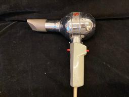 早期吹風機(3)~小型~鐵殼+塑料~達新牌?不確定~功能正常~懷舊.擺飾.道具 歷史價格詳細信息