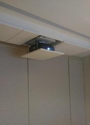 [ 沐耳 ] 日本 Epson 雷射光源之高流明度會議室工程 / 開放式商空專用投影機 EB-L610U 歷史價格詳細信息