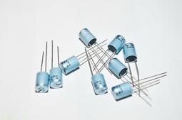 【電 容】荷蘭 BC(PHILIPS) 22uF / 100V 105&deg;立式電解電容﹝135﹞ 歷史價格詳細信息