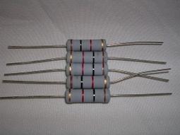 18R 18歐 1/2W金屬膜電阻 1% 五色環0.5W 編帶裝100只 W142-6 -5 [324822] 歷史價格詳細信息