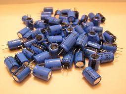 PHILIPS 135 6800uF 16V 18x35mm 電解電容 1顆1標 歷史價格詳細信息