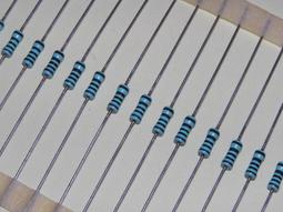 【電 阻】荷蘭 PHILIPS 330R / 330Ω 2.5W 早期陶土金屬膜電阻〔PR52〕 歷史價格詳細信息