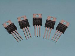 美國IC 100V2200UF老款發燒電容尺寸25X49MM 正負腳距12MM 三個腳 歷史價格詳細信息